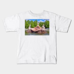 Cliveden House Fountain of Love Taplow UK Kids T-Shirt